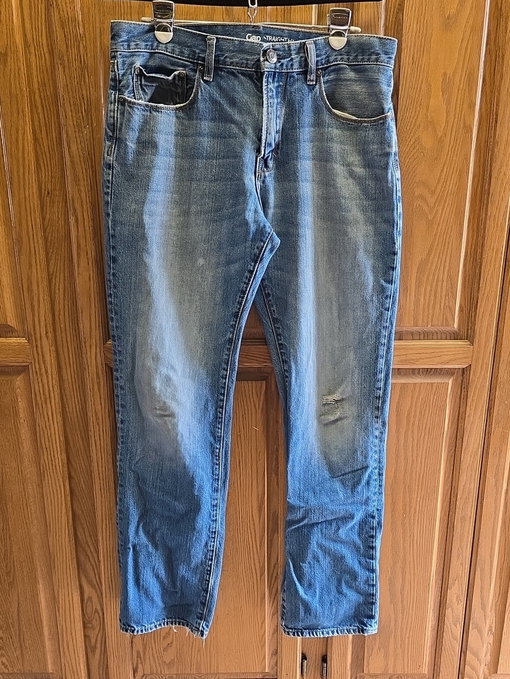 GAP Men's Vintage Distressed Knee Straight Jeans
